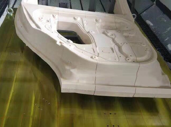 último caso de la compañía sobre El cliente utiliza alta densidad 1.67 para las herramientas de inspección automotriz.